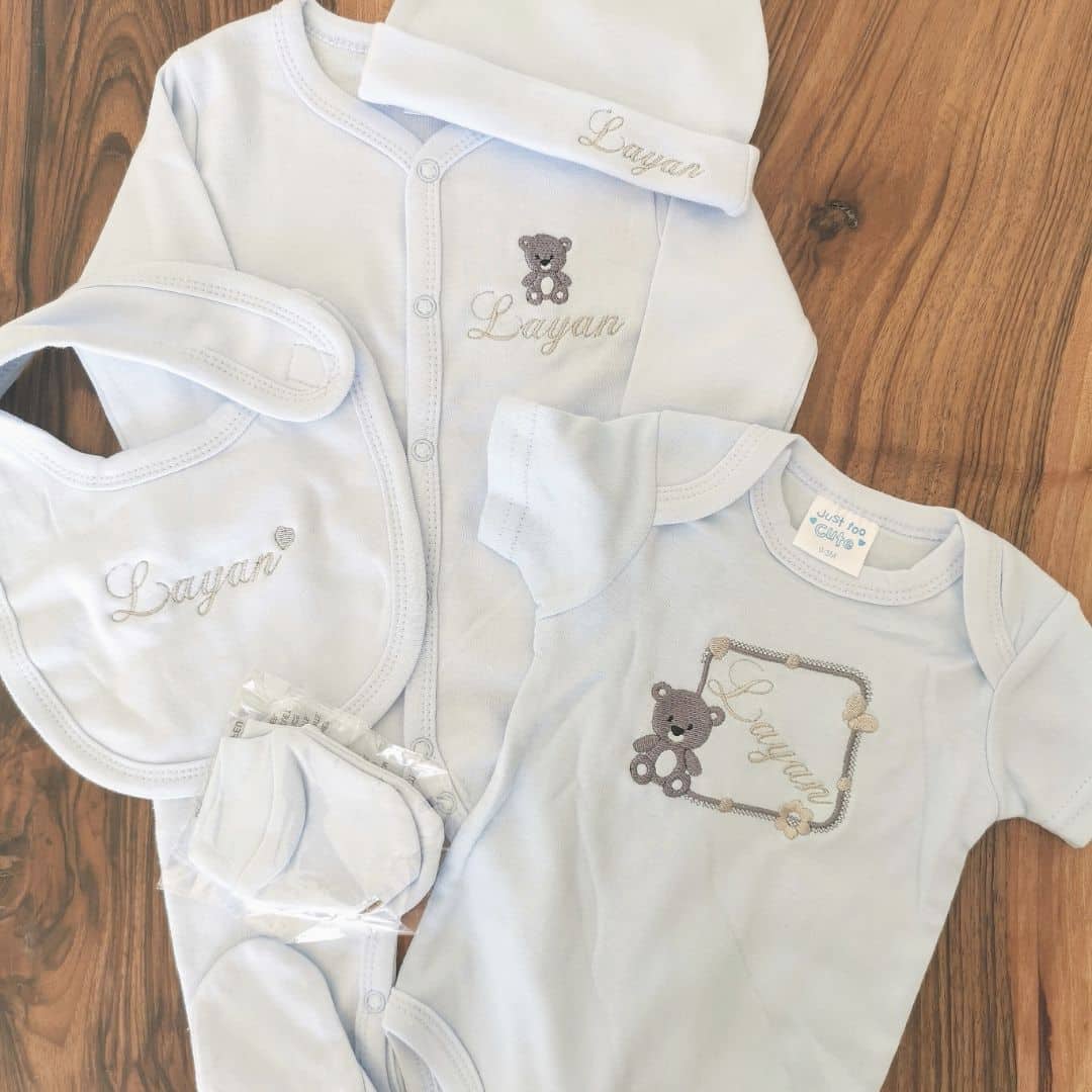 Tenue de naissance personnalisée (10)