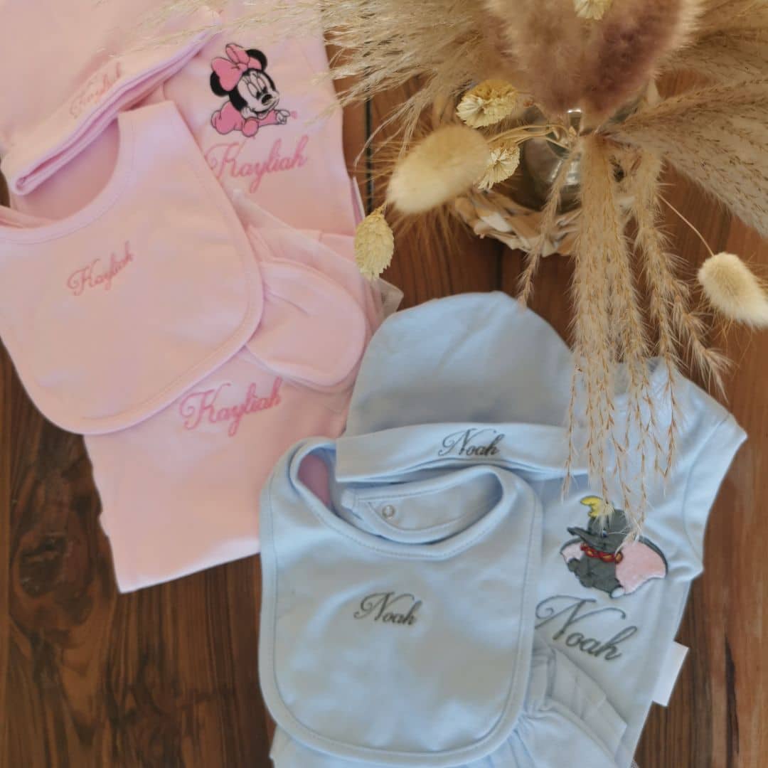 Tenue de naissance personnalisée