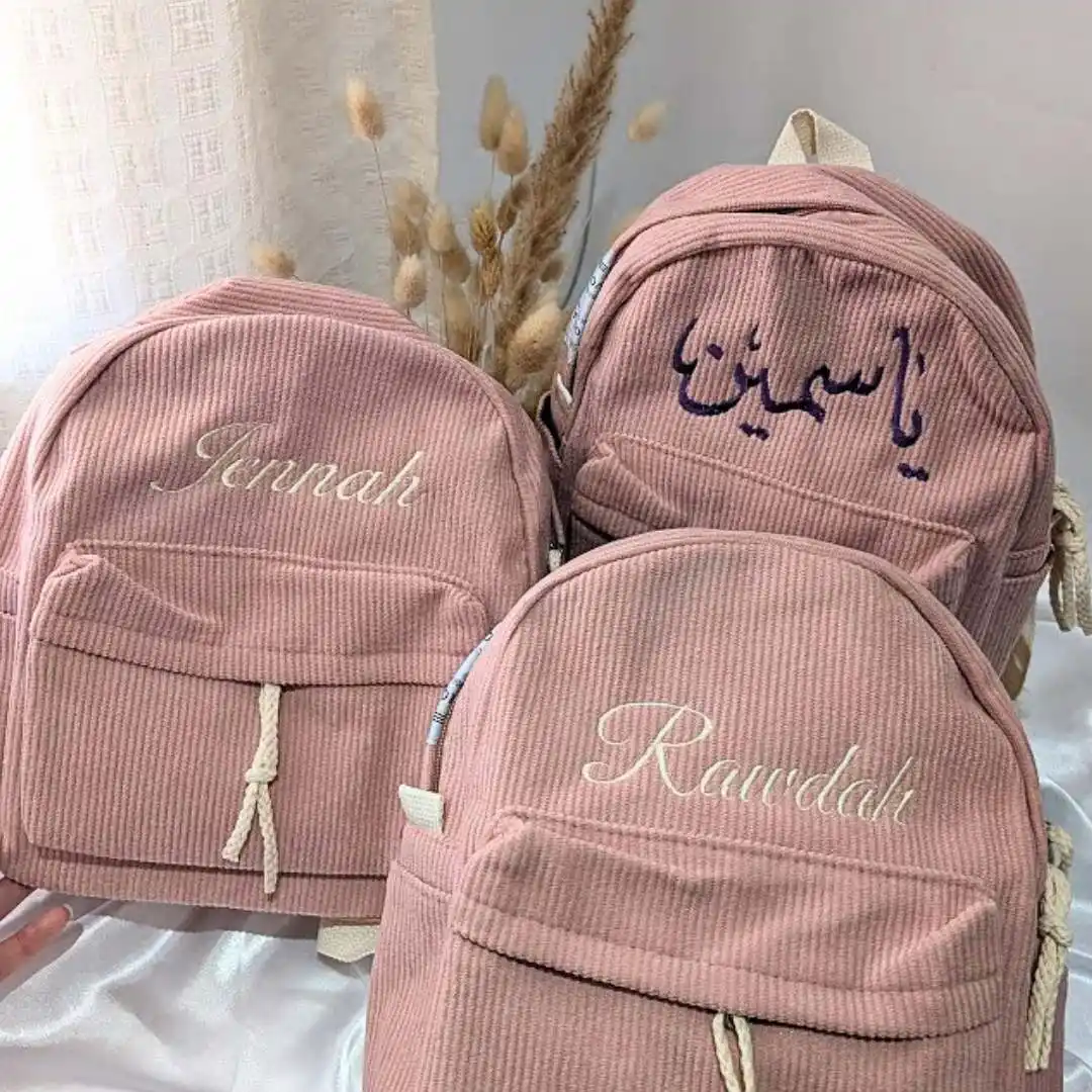 Sac à dos maternelle personnalisé Velours côtelé (3) Sac a dos pour enfant en crèche ou maternelle personnalisé couleur rose modèle fille brodé du prénom Jennah