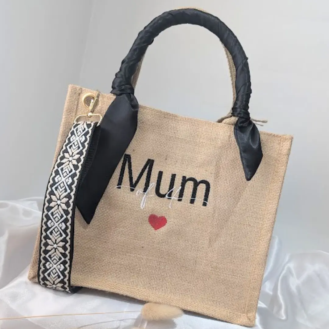 Sac en jute brodé personnalisé (1) Sac en jute brodé personnalisé (1)