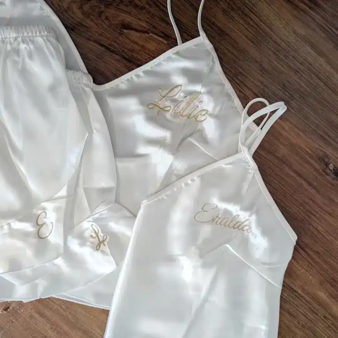 Pyjama en satin personnalisé pyjama en satin pour femme personnalisé brodé d'un prénom parfait pour un cadeau