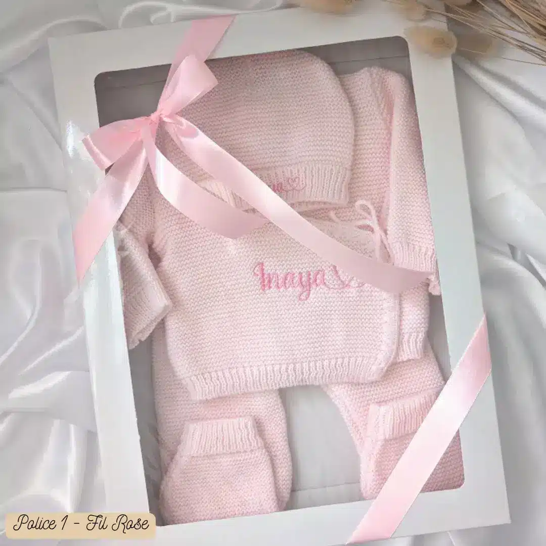 Ensemble naissance bébé en tricot personnalisé (14) ensemble de naissance en tricot pour bébé brodé d'un prénom personnalisé pour fille et garçon cadeau parfait pour une naissance