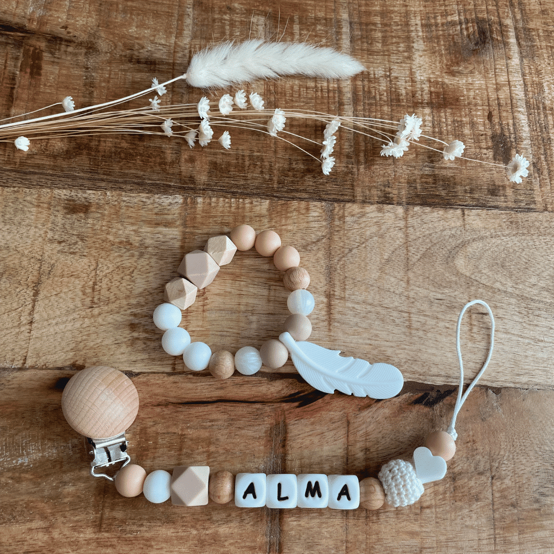 attache tétine et anneau de dentition personnalisés