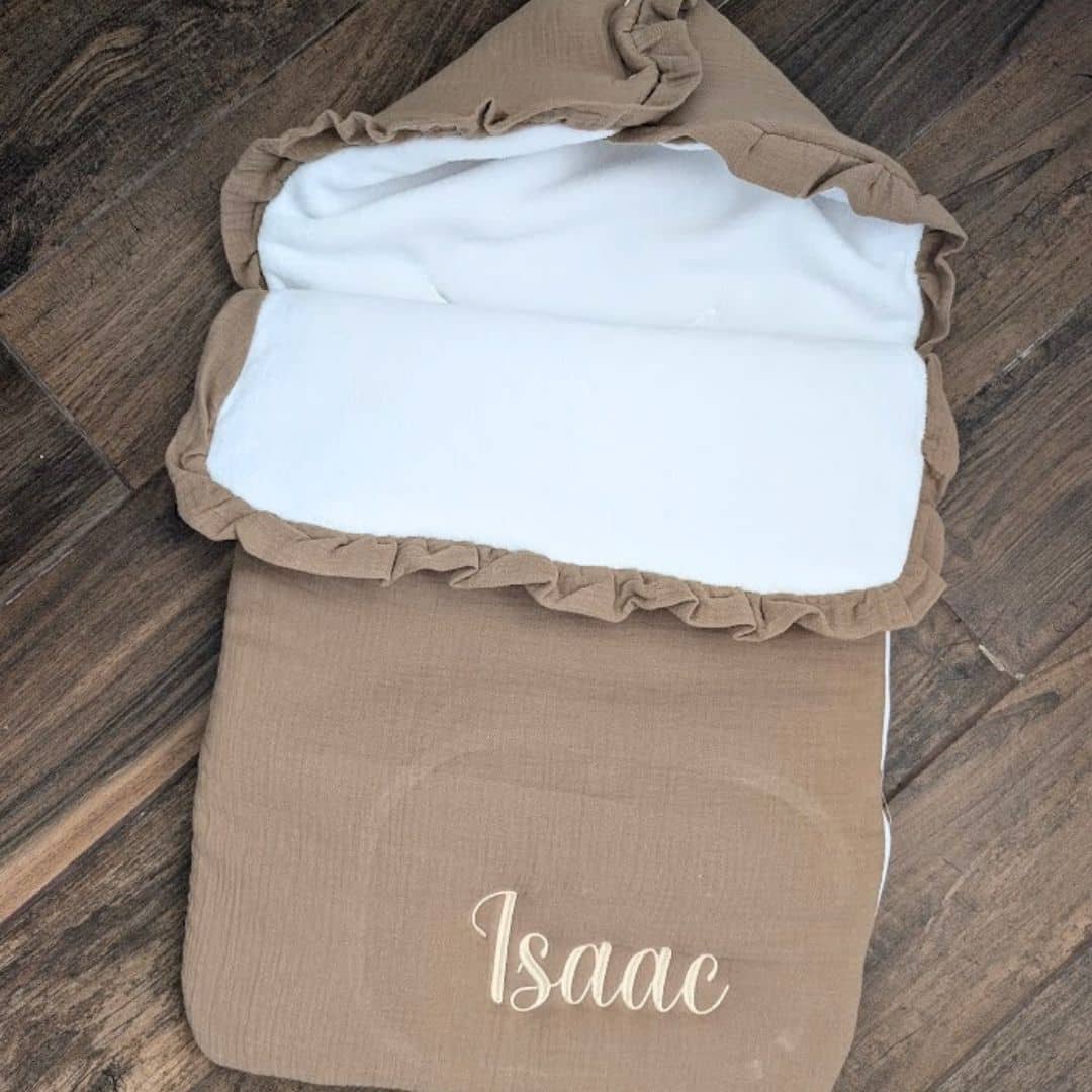 Nid d'ange personnalisé Nid d'ange marron en gaze de coton personnalisé d'une broderie prénom