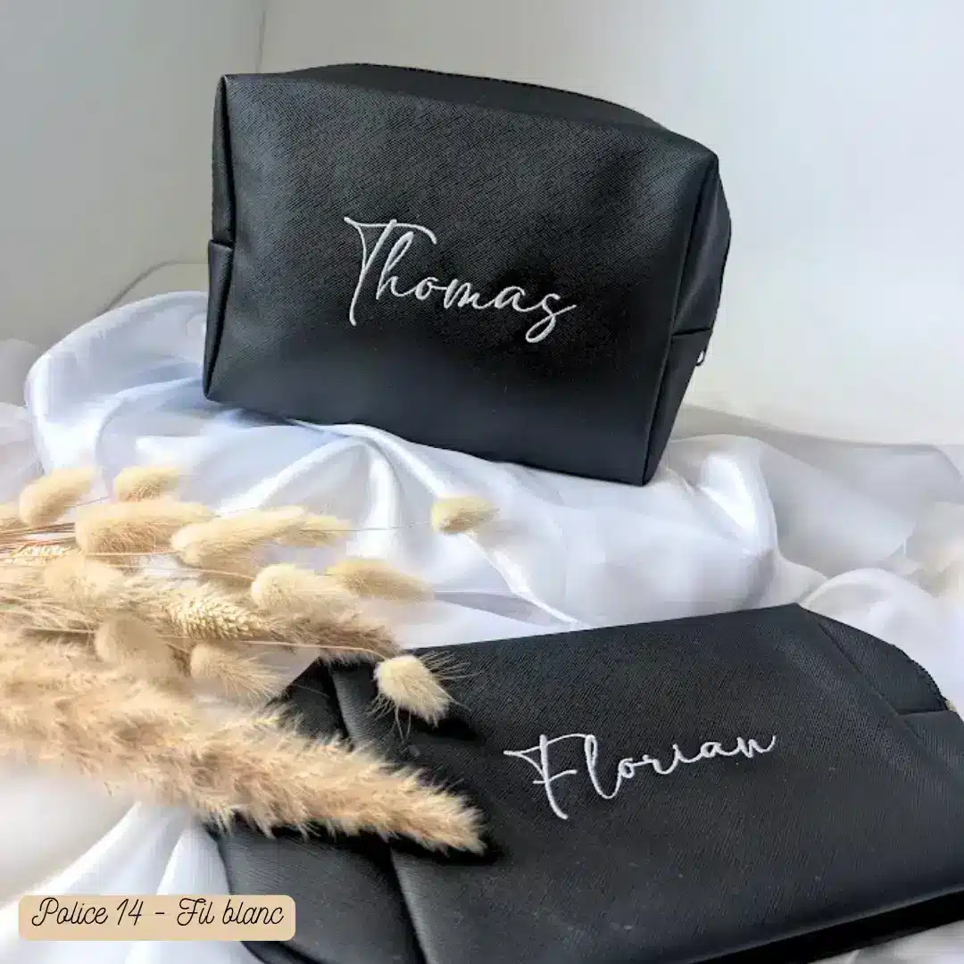Trousse de toilette homme noir en simili cuir personnalisée brodé d'un prénom