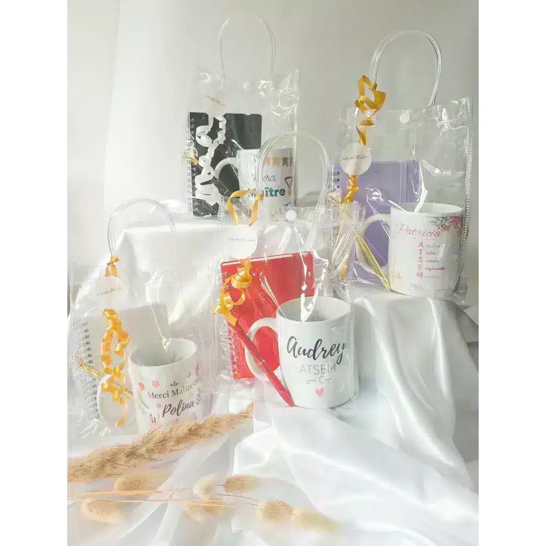 cadeau maitresse personnalisé cadeau maitresse personnalisé contenant un mug personnalisé avec un carnet et un stylo diamant emballé dans un sachet cadeau le tout personnalisé