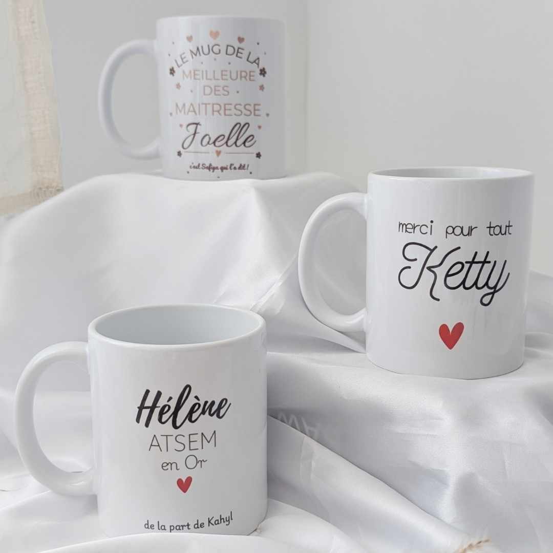 mug personnalisé pour Hélène ATSEM en or avec coeur rouge