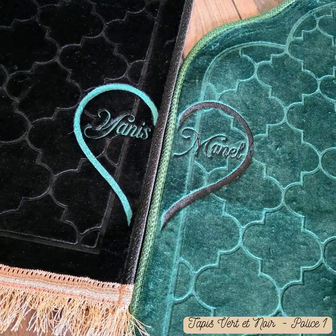 Duo de tapis de prière brodé de double coeur avec leur prénom, cadeau personnalisé parfait pour les couples