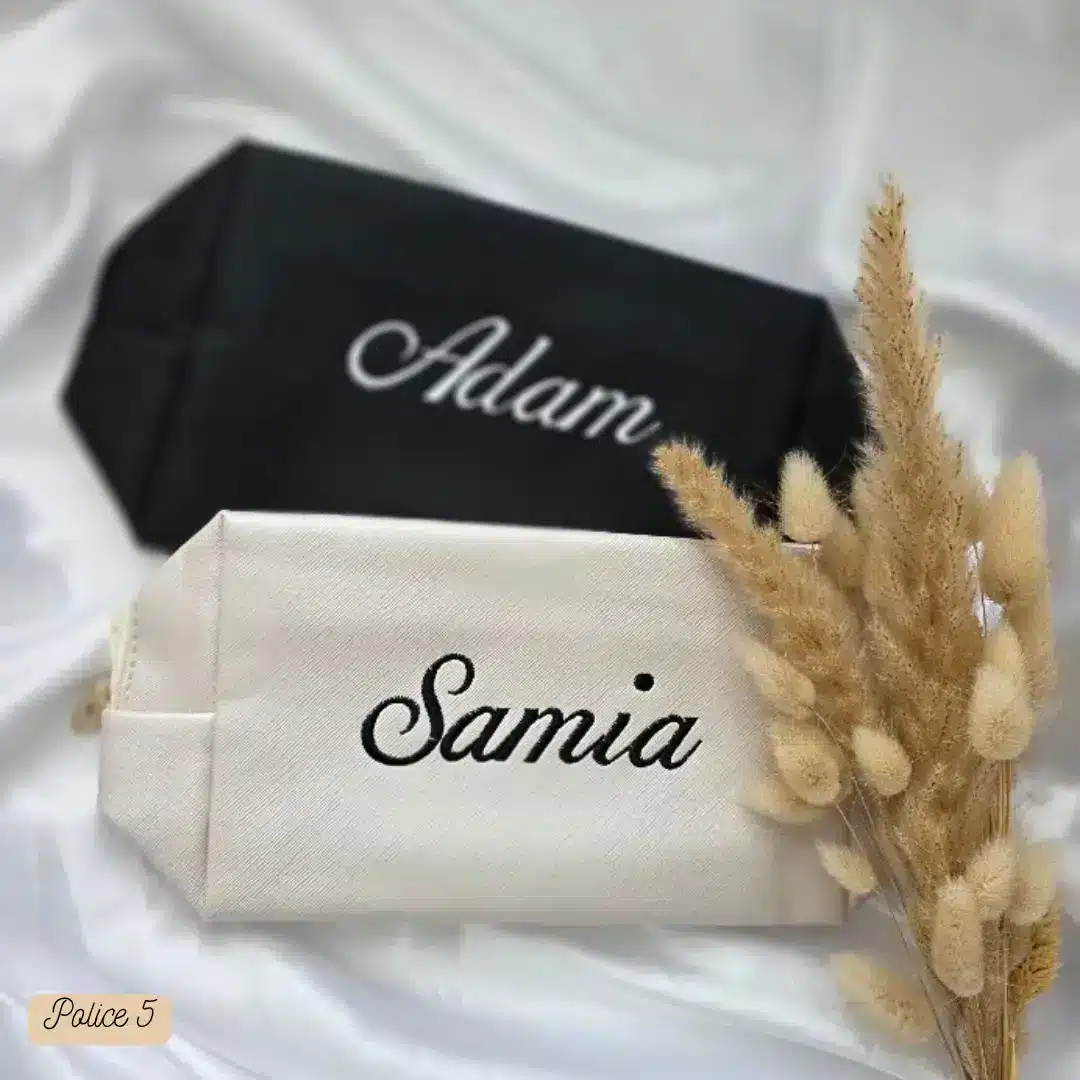 Trousse de toilette personnalisée - Couple trousse noir pour homme et blanche pour femme avec broderie prénom