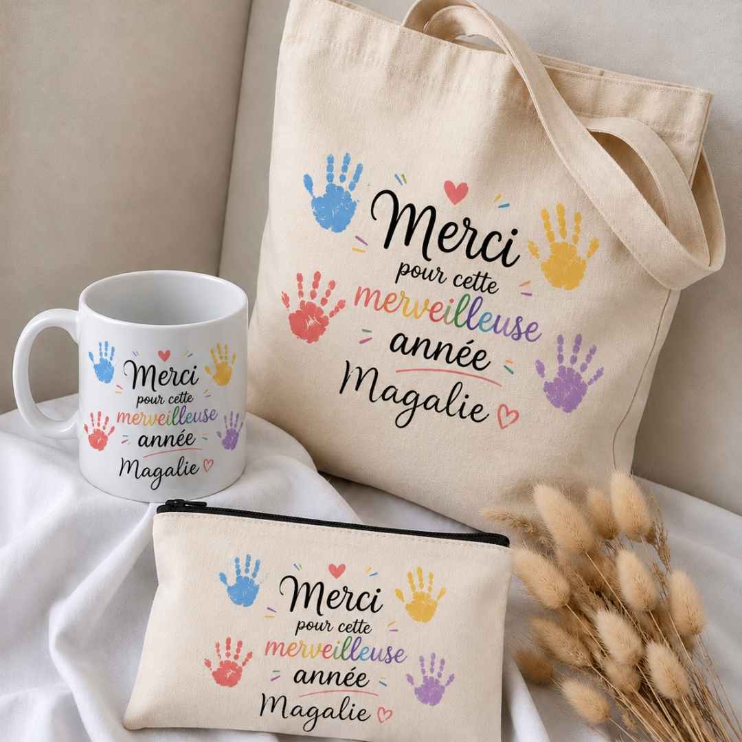 Cadeau maitresse personnalisé (2) coffret cadeau maîtresse est composé d'un tote bag, d'une trousse et d'un mug le tout personnalisé avec le prénom de la maîtresse ou du maître