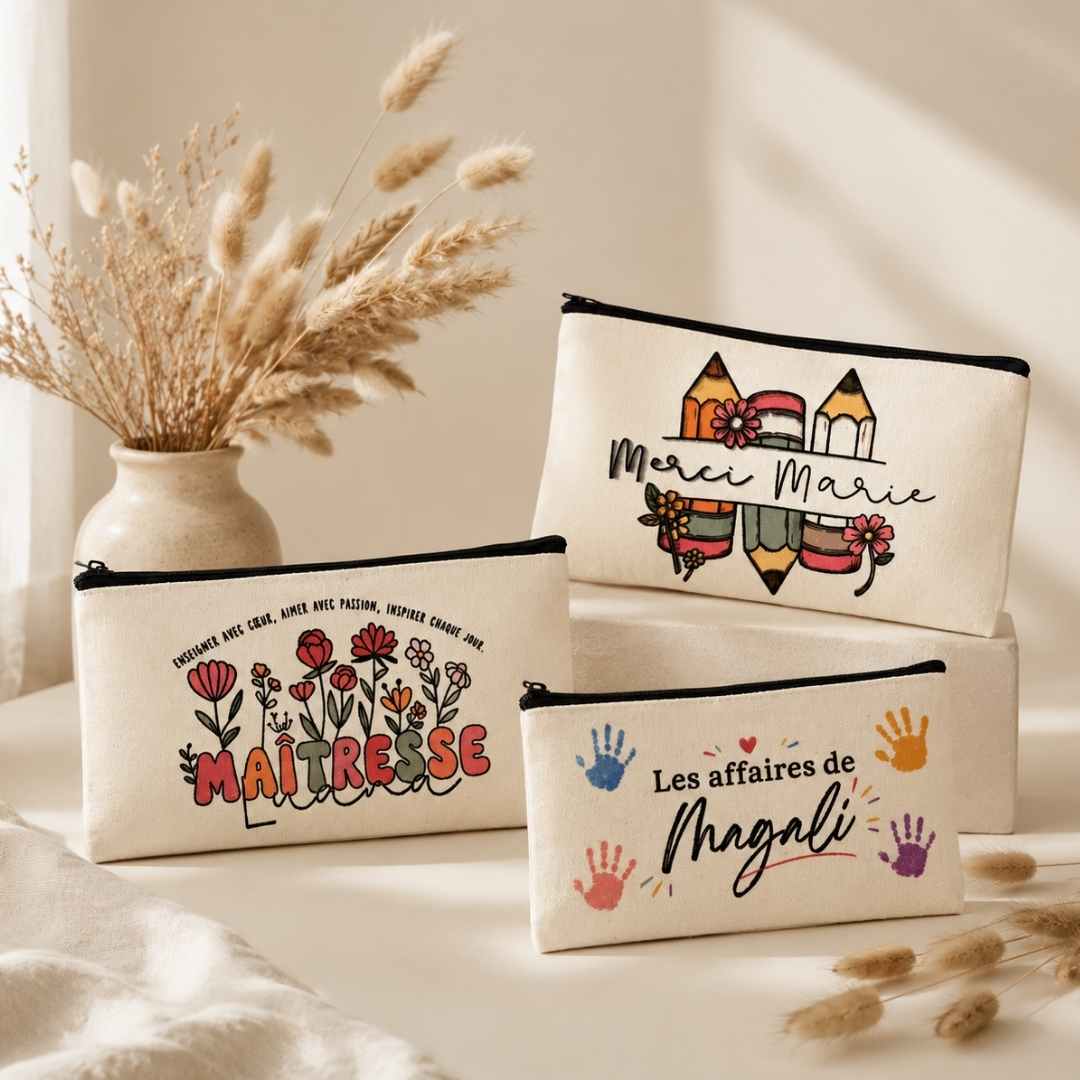 trousse en coton beige personnalisée avec des design sur le thème des cadeaux maîtresses, maîtres, atsem...
